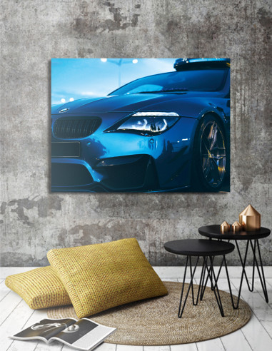 braz bmw m6 na plátne v modrej farbe – moderná moto dekorácia na stenu