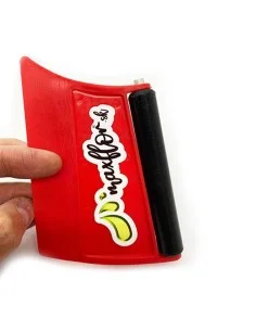 Plastová stierka s valčekom 2