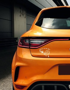 Nálepka na auto nelep sa na nás