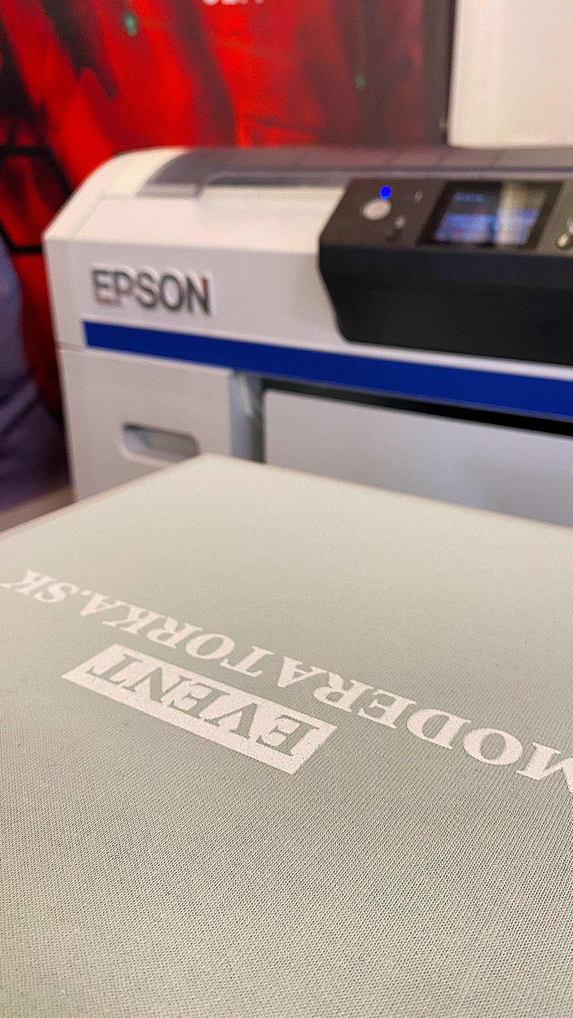 svoja potlač na mikinu